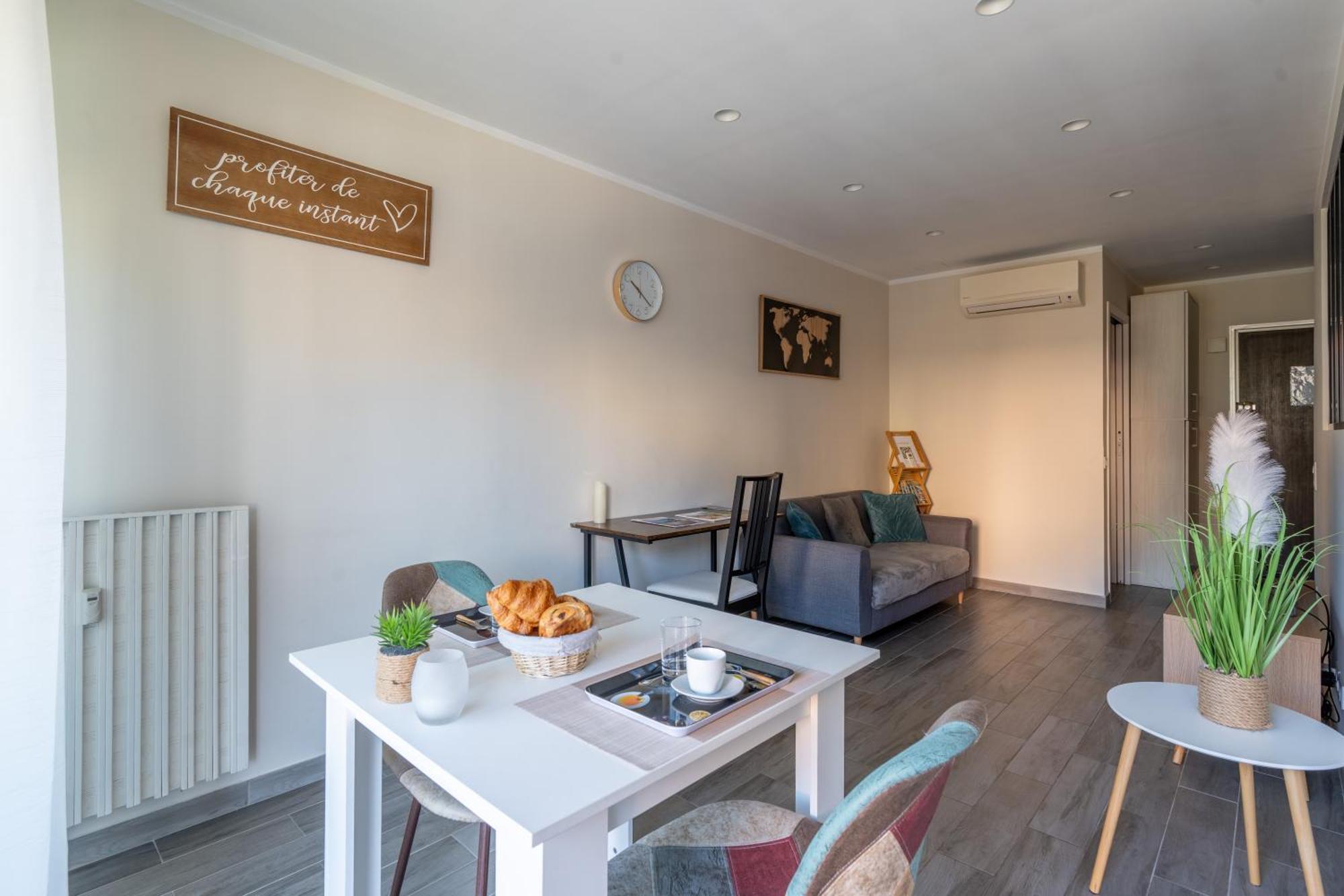 Fabuleux Appartement 2 Personnes Au Coeur De Menton, Climatise Et Proche Gares Routiere Et Sncf Exterior photo