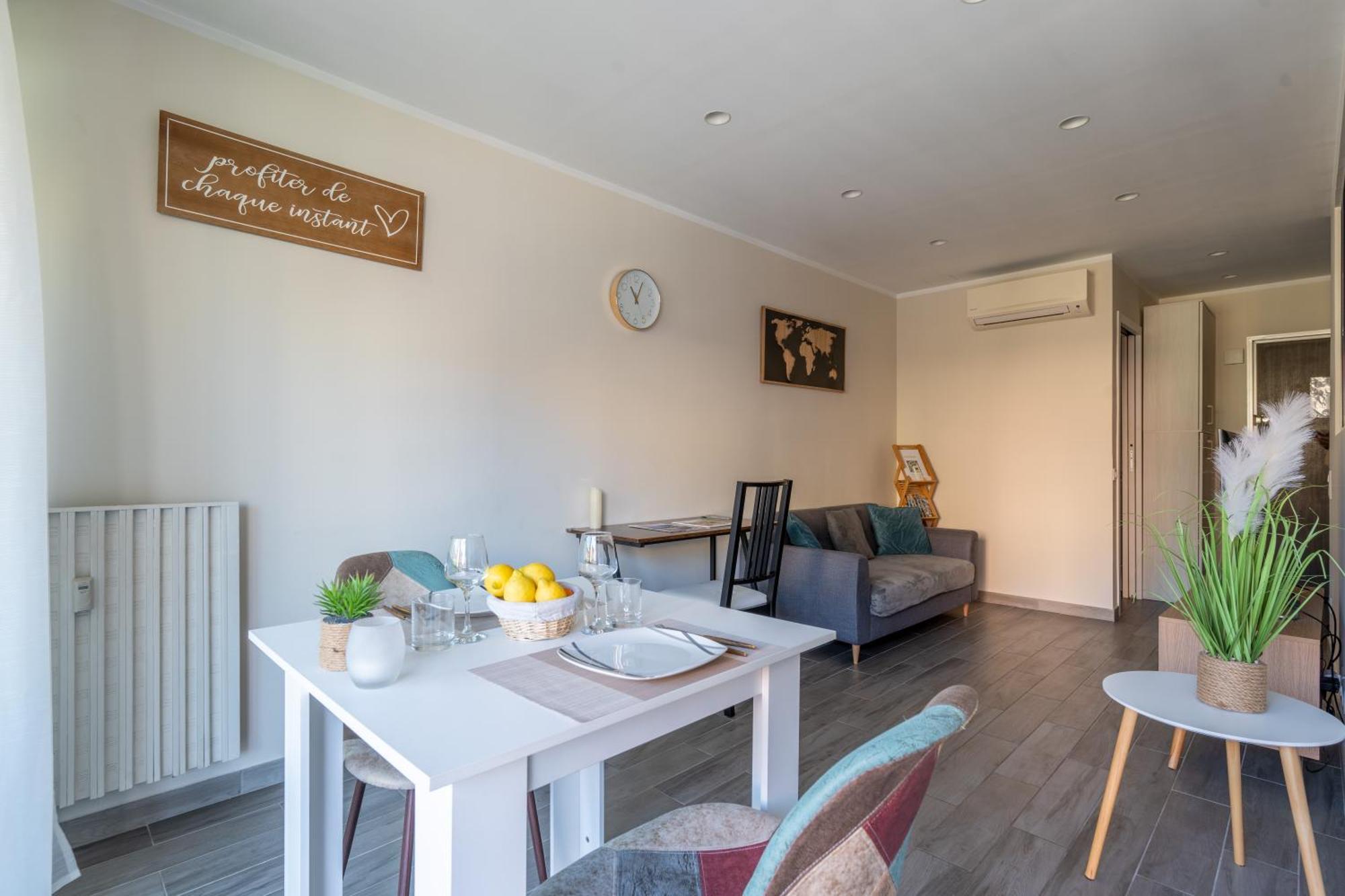 Fabuleux Appartement 2 Personnes Au Coeur De Menton, Climatise Et Proche Gares Routiere Et Sncf Exterior photo