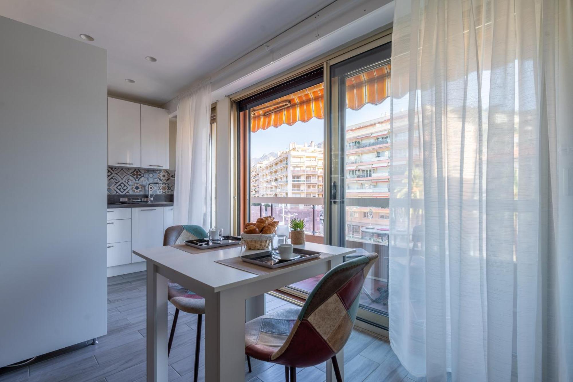 Fabuleux Appartement 2 Personnes Au Coeur De Menton, Climatise Et Proche Gares Routiere Et Sncf Exterior photo