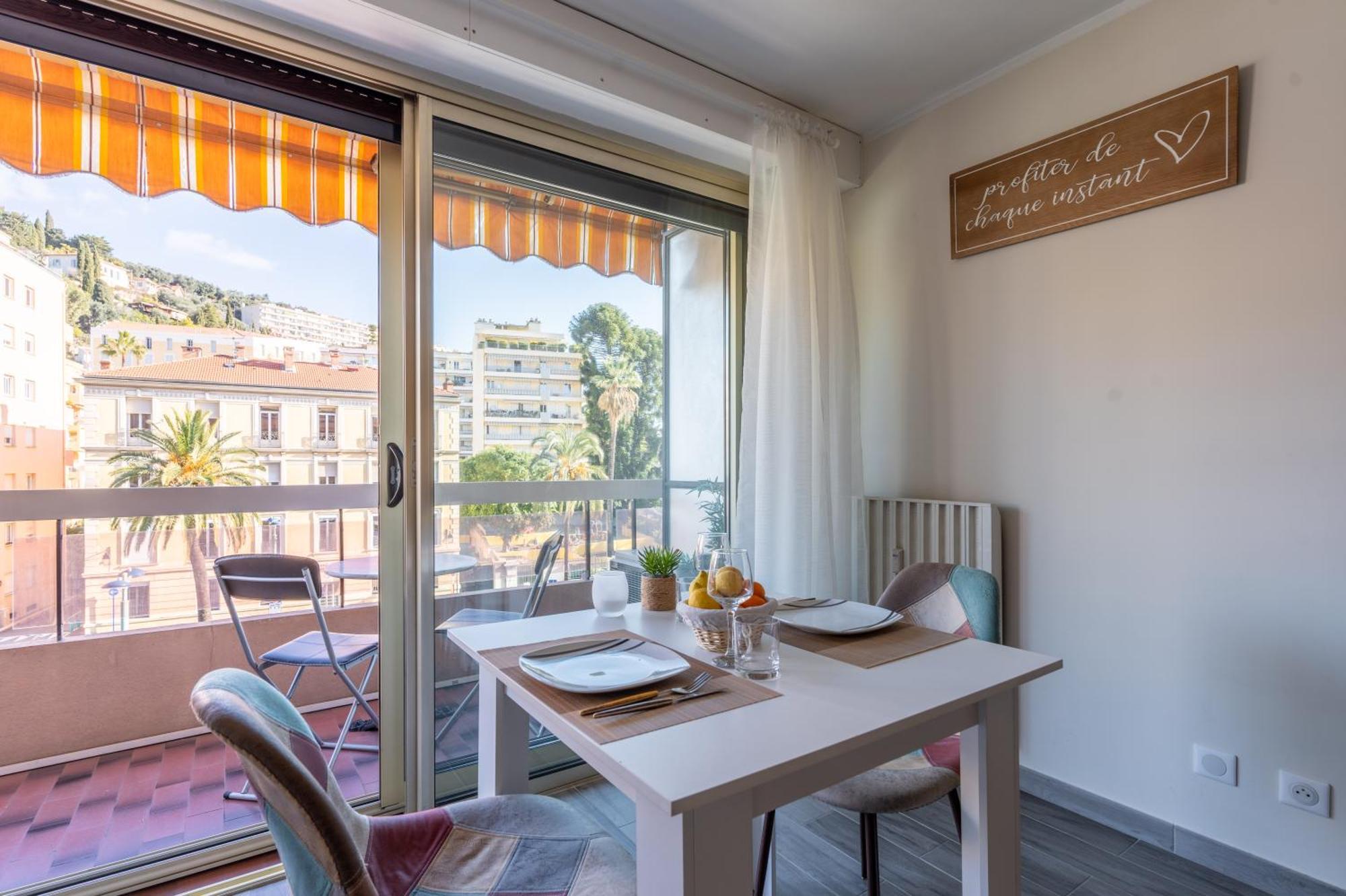 Fabuleux Appartement 2 Personnes Au Coeur De Menton, Climatise Et Proche Gares Routiere Et Sncf Exterior photo